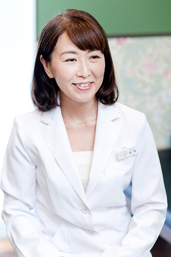 地場奈実院長 アイリス眼科 歯科2