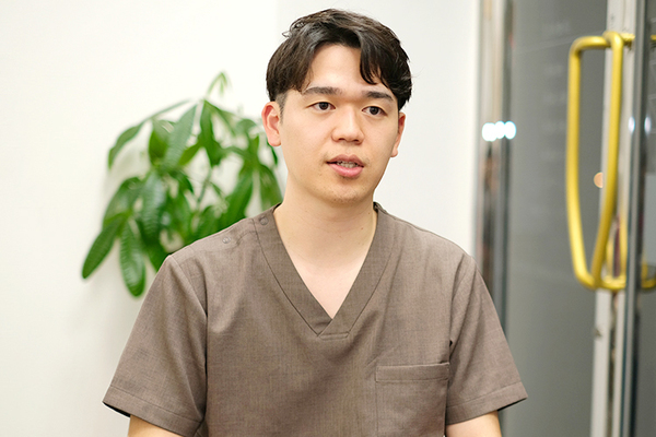 齋藤修也院長 RODIN  DENTAL OFFICE2