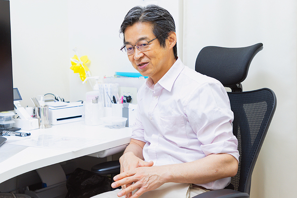 樺島重憲院長 えがおの森こどもアレルギークリニック2