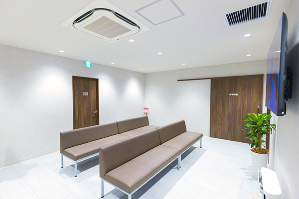 菅原一朗院長 荒川西日暮里駅前すがわら消化器内科・内視鏡クリニック2