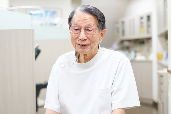 足立武久院長 ひらもと歯科医院2