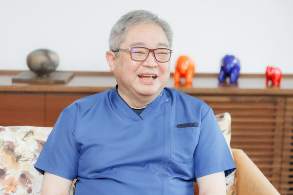 後藤牧子理事長、野澤弘樹院長、品川裕利先生 さくらクリニック2
