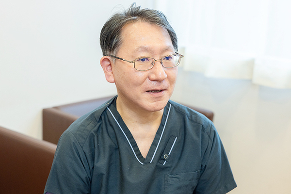 渡邉秀樹院長、渡邉京子副院長、近藤千治さん 長門クリニック2