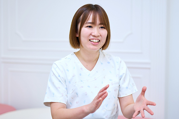 高橋英里佳院長、川原千鶴子名誉院長 あかちゃんからのこどもクリニック宮前平2