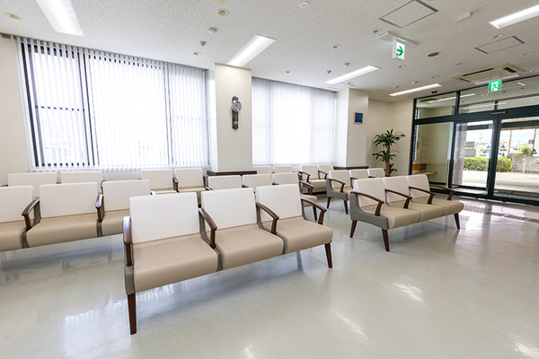 岩倉亮院長 いわくらクリニック2