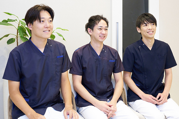 津徳亮成院長、猿木清優副院長、田村隆仁先生 池袋駅東口つのり歯科2