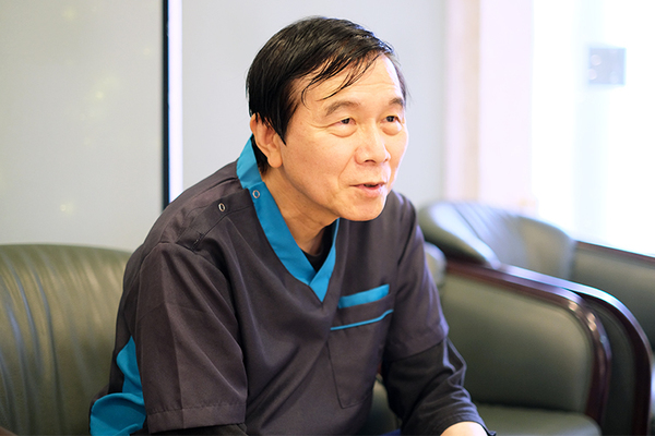 田中明院長、田中秀明先生 かなや歯科医院2