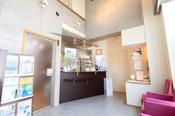 藤橋弘院長、天下井一博先生、藤橋朝子さん 藤橋歯科医院2