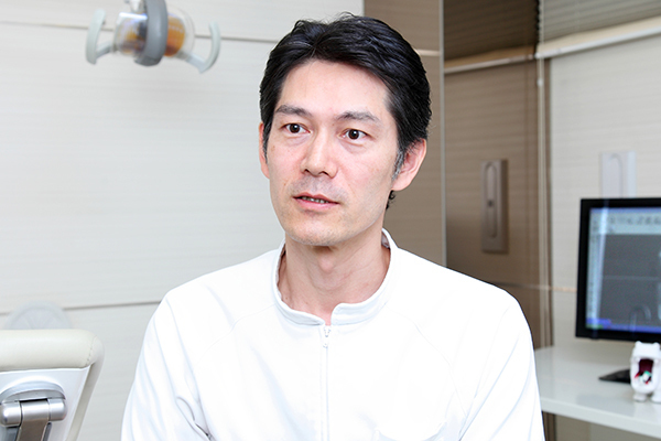 高津裕介院長 高津矯正歯科2