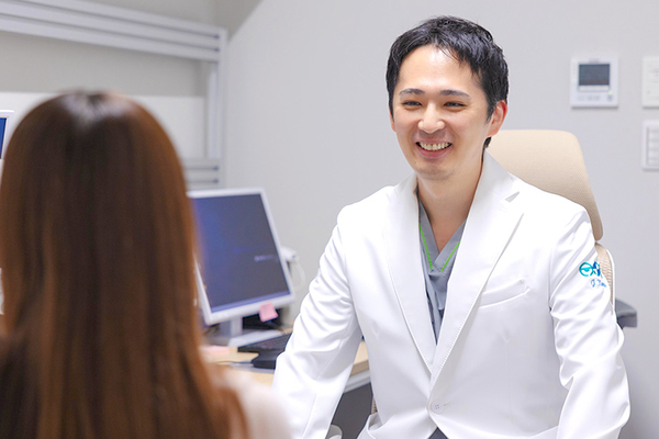 栗⽥淳貴院長 溝の口あそう眼科2