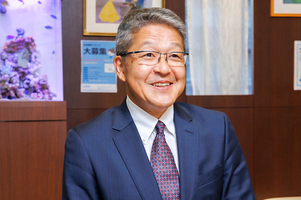 上條隆司院長、多賀谷亜実先生、鬼形和道副院長 なごやかこども成長クリニック2