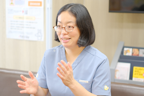 草刈麻衣院長 くさかり小児科2