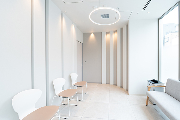 横井英人院長 久里浜横井クリニック2