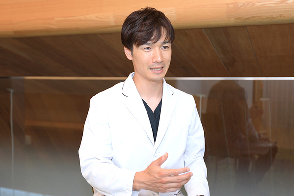 三輪田俊介院長、三輪田博介先生 Family Clinic みわた小児科2