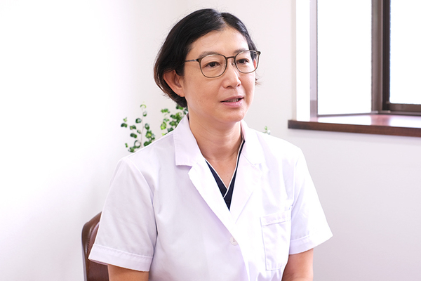 畔越陽子院長 染地三丁目クリニック2