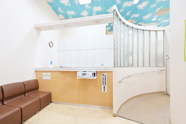 山崎観千人院長 ひろすえ歯科クリニック2