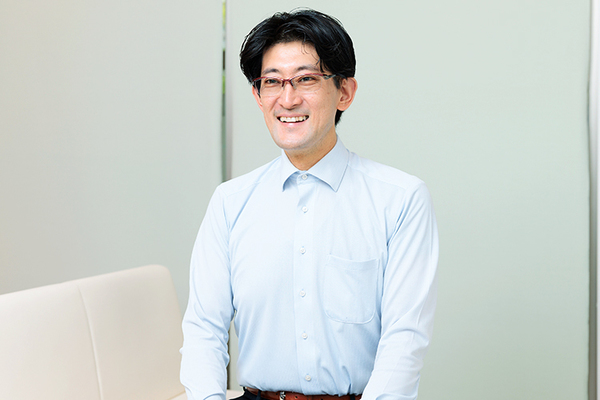 村松英之院長 きずときずあとのクリニック豊洲院2