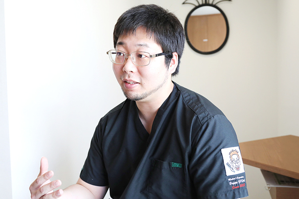 比嘉亮太院長 ALOHAごうだ歯科2