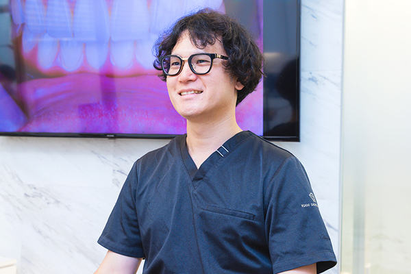 荒木泰博理事長、西川侑院長 リアム歯科クリニック東大島2