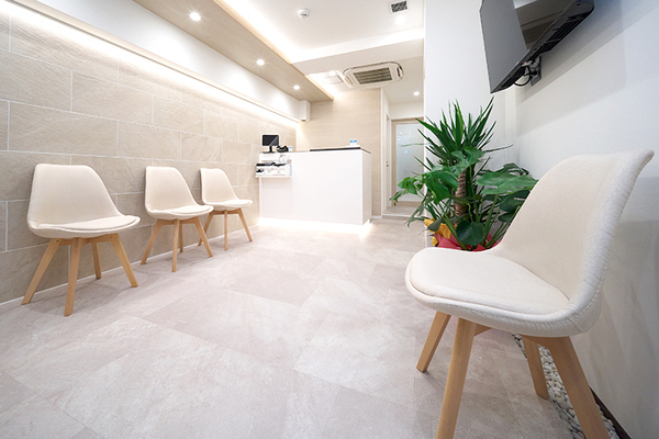 山田航院長 飯田橋IB歯科2