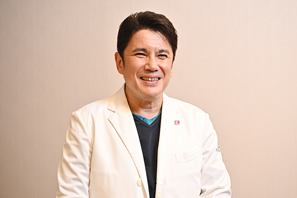 鈴木ティベリュウ浩志院長 公津の杜メディカルクリニック2