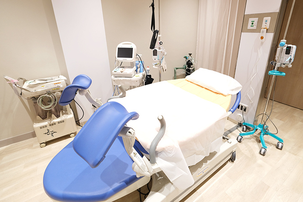 鶴岡信栄院長 有秋台医院2