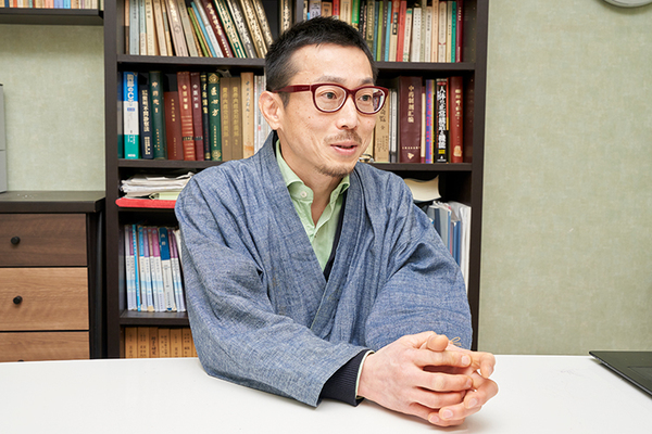 岡崎弘泰院長 泰山堂　岡崎医院2