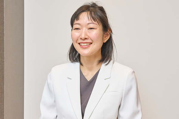 七條智聖院長、七條綾子副院長 大阪放出駅前しちじょう消化器内科・内視鏡クリニック2