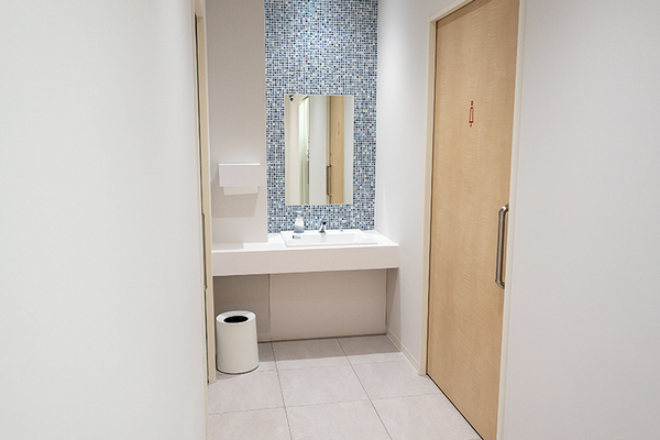 吉岡和佳院長 阪神西宮よしおかクリニック2