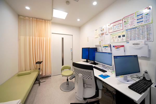 小岩政仁院長 越谷慶友整形外科リウマチ科2