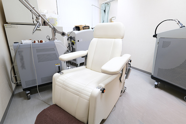 藤井俊史院長 日本橋Fレーザークリニック2