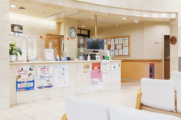 新名克彦院長 にいな鶴町クリニック2