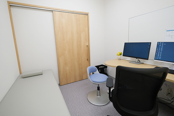 上嶋貴之院長 大阪住吉うえしま内科・消化器クリニック2