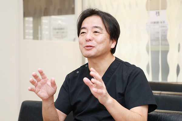 河野浩万院長 河野耳鼻咽喉科Ear Surgi Clinic2