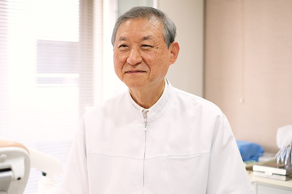 柳時悦院長 日本橋りゅうデンタルクリニック2