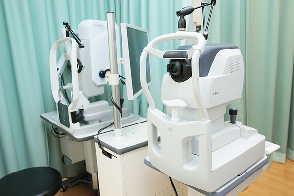 藤本竜太郎院長 ふじもと眼科2