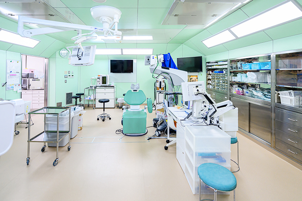 藤田善史院長、中茎敏明副院長、下江千恵美副院長 藤田眼科2