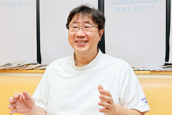 石亦文院長、石清佳副院長、石世宗先生 石歯科クリニック2