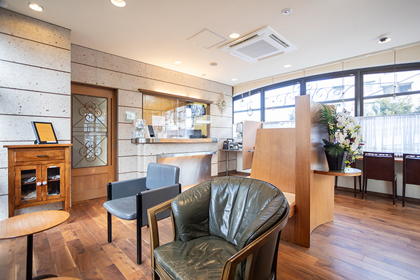 有坂佳祐副院長 有坂歯科・インプラントオフィス2