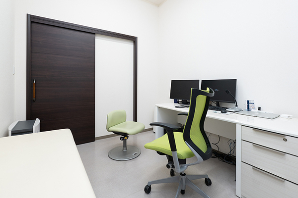 吉岡拓也理事長 昭島リウマチ膠原病内科2