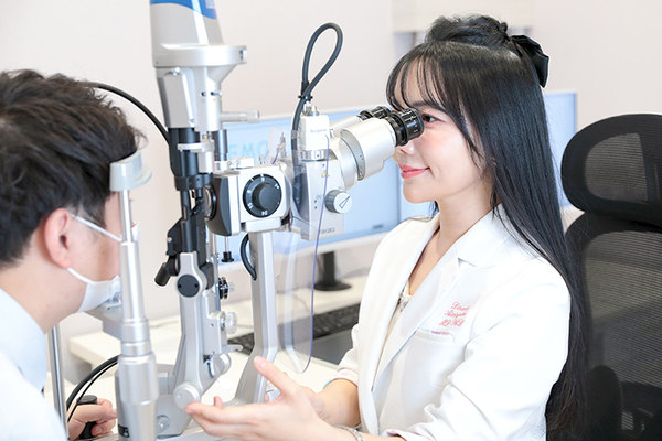 愛新覚羅維院長 愛新覚羅クリニック2