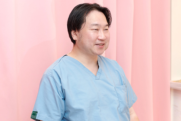 湯川譲治院長 アキバ歯科2