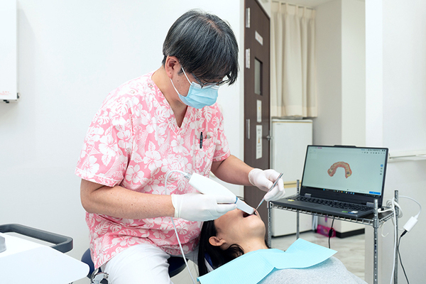 馬庭倫人院長 マニーデンタル2