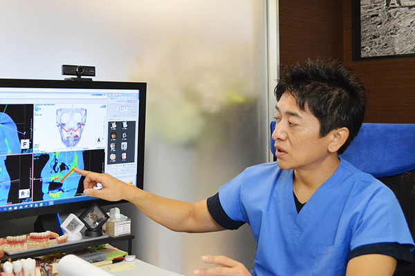 越前谷澄典理事長 スマイルオフィスデンタルクリニック西野2