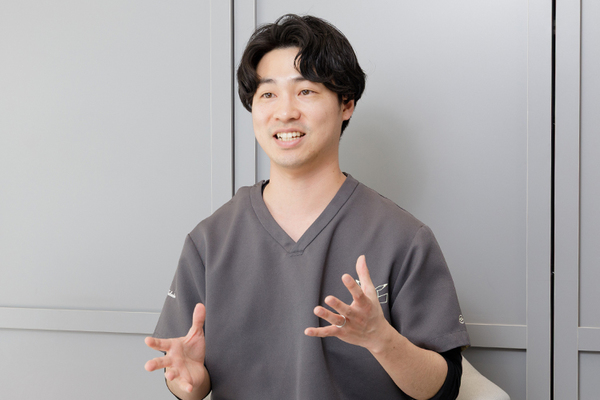 高田喜基院長 もとやまエキ歯科2