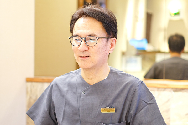 辻󠄀恒夫院長 銀座マロニエ歯科2