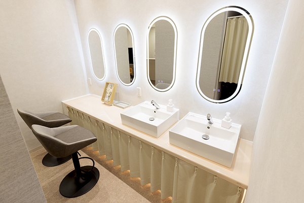 角田麻衣子院長 自由が丘グレイスクリニック2