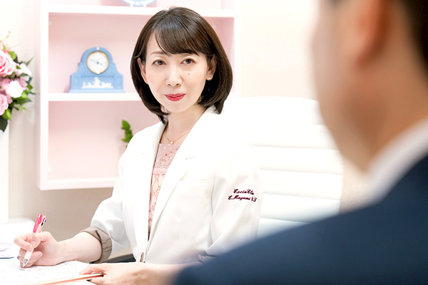 真弓絵里子院長 エクシアクリニック東京2