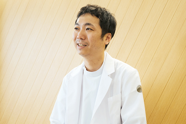 柄優至院長 つか矯正歯科2