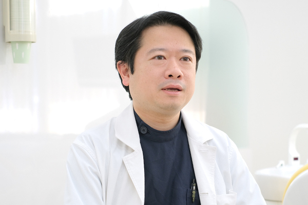 新井千博院長 はんだ矯正歯科2